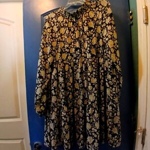 ON 34TH NWT BEAUTIFUL, Floral Black and Gold Dress